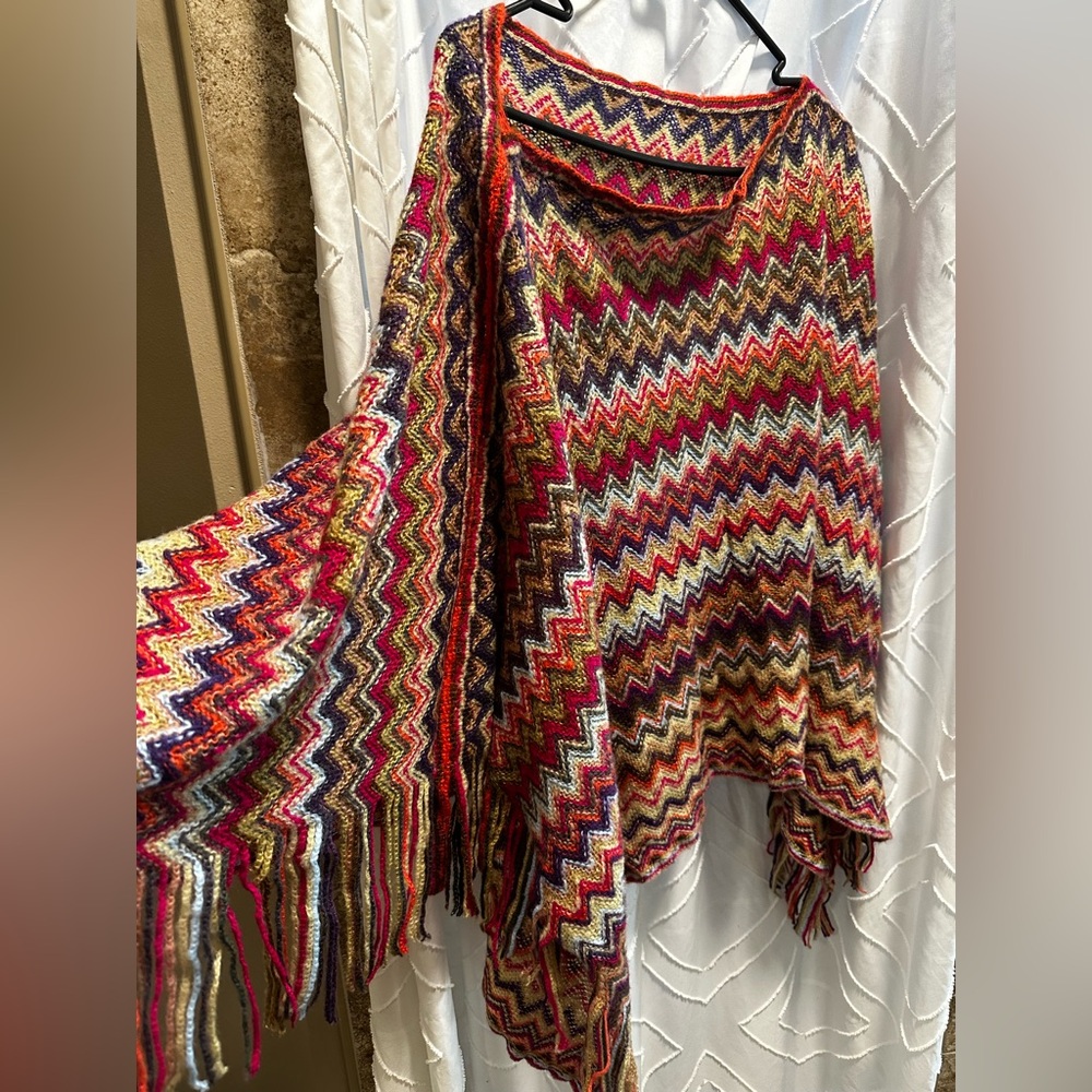 Vibrant rainbow Shaw. Size large